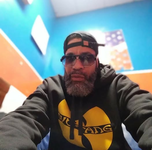 52-Year-Old Man Fatally Shot Inside Chicago Business